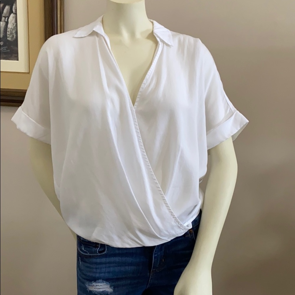 White short sleeve top